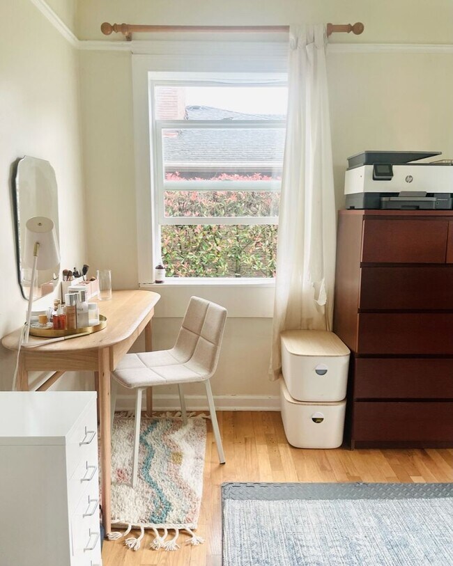 Building Photo - 4915 Lake Washington Blvd S