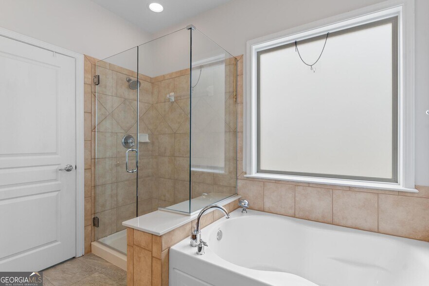 Building Photo - 105 Dahlia Dr