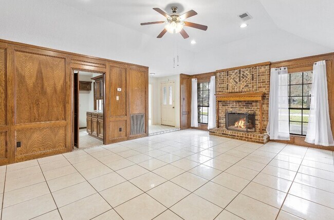 Building Photo - 3339 Three Pines Dr