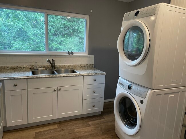 Kitchen - 8630 Burton Ave