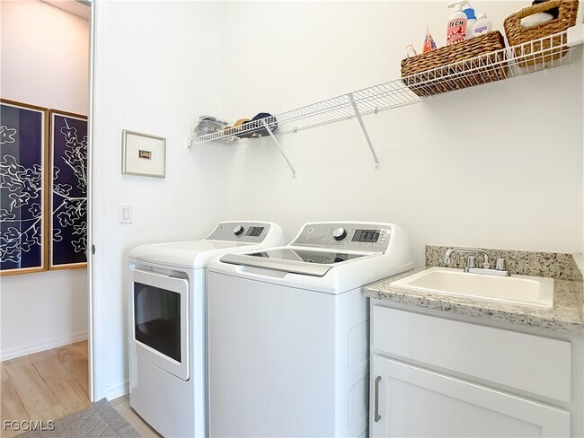 Building Photo - 15919 Leaning Pine Ln