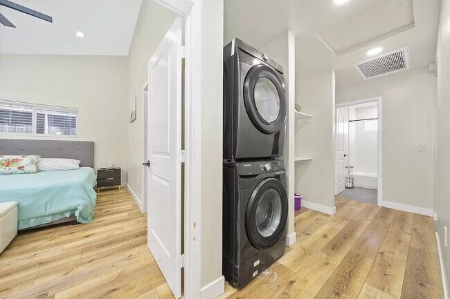 Building Photo - 7519 Graves Ave