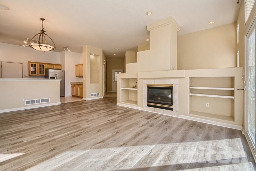 Building Photo - 5971 S Zeno Ct