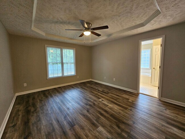 Building Photo - NEW LISTING!!!!!