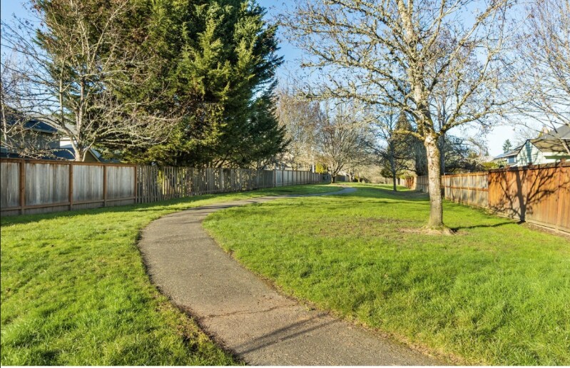 Building Photo - 1328 NE Parkside Dr