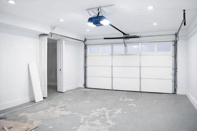 Building Photo - 1633 Kalmia Rd NW