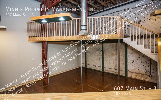 Building Photo - 607 Main St. #03