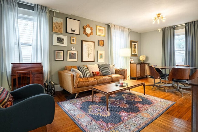 Primary Photo - 3935 Oak Park Pl