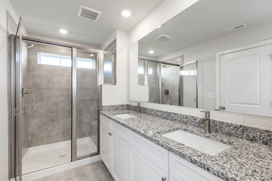 Building Photo - 2273 Marcy Dr