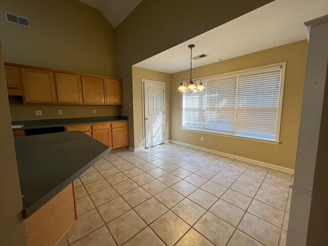 Building Photo - 9150 Hervay Cove