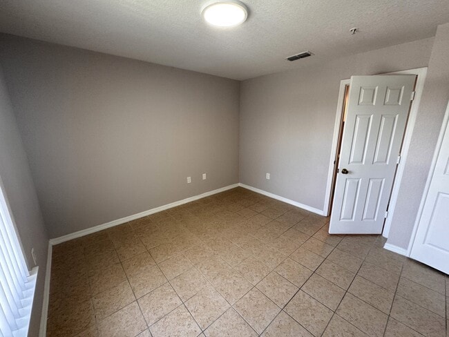 Building Photo - 3702 Palm Desert Ln