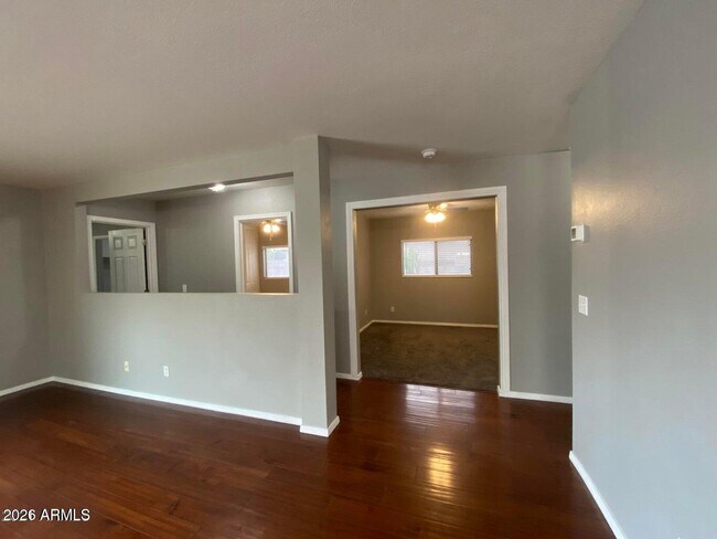 Building Photo - 1117 E Arabian Dr
