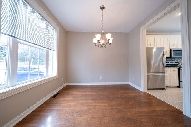 Building Photo - 3290 N Shore Dr