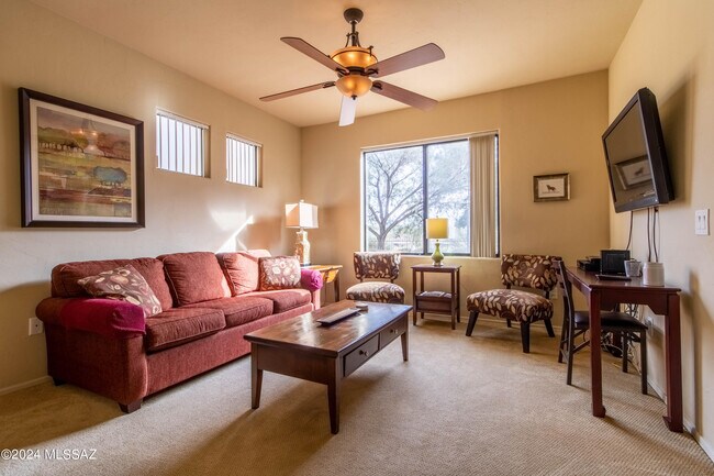 Building Photo - 2550 E River Rd