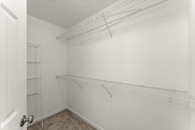 Building Photo - 2309 Wickingham Dr NE