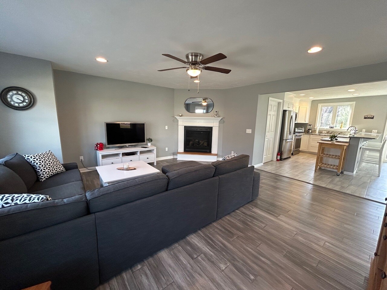 Building Photo - 676 Burncoat St