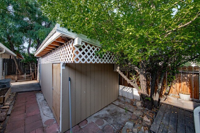 Building Photo - One Level Home in Stead