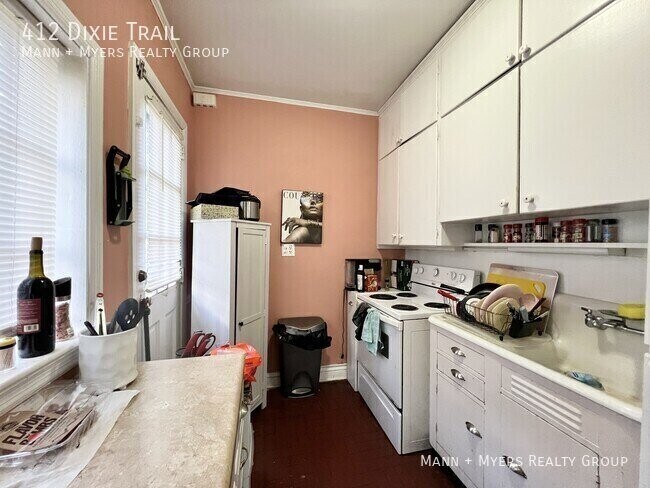 Building Photo - 412 Dixie Trail