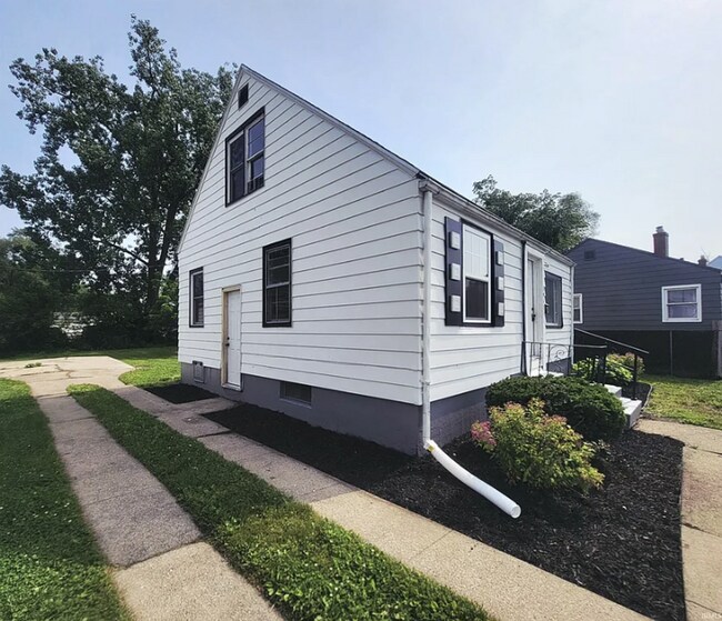 Building Photo - Freshly Painted 3-Bedroom, 1-Bathroom Home – $1,400/Month | 1,760 Sq. Ft. | Accepting Section 8