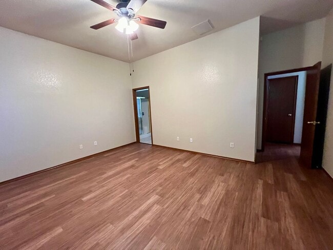 Building Photo - Lovely Rental Home in Heatherwood Neighbor...