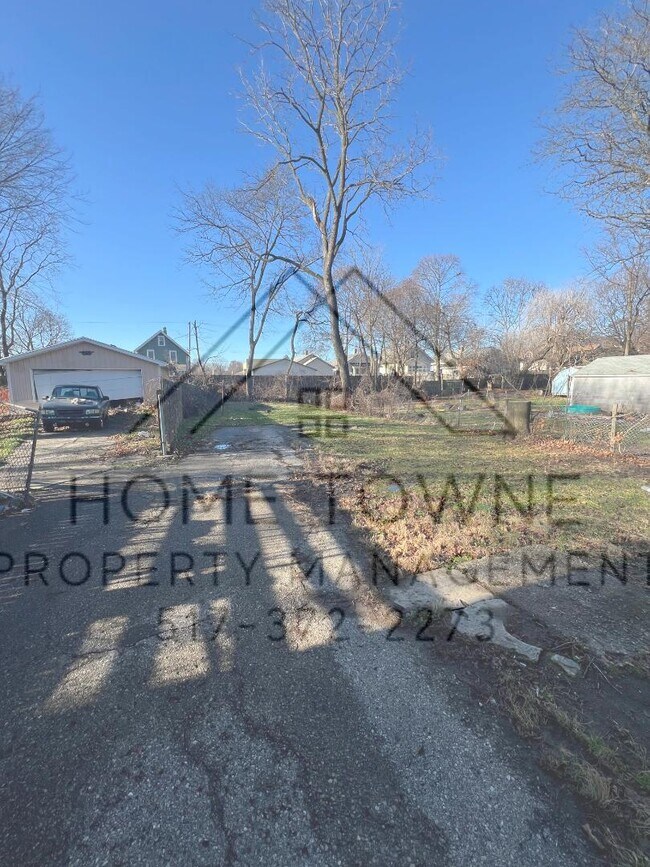 Building Photo - 1321 Roosevelt Ave