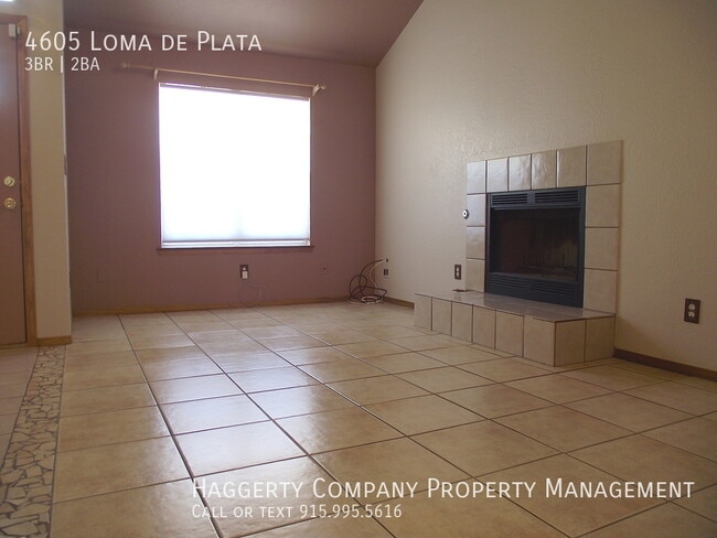 Building Photo - 4605 Loma De Plata Dr