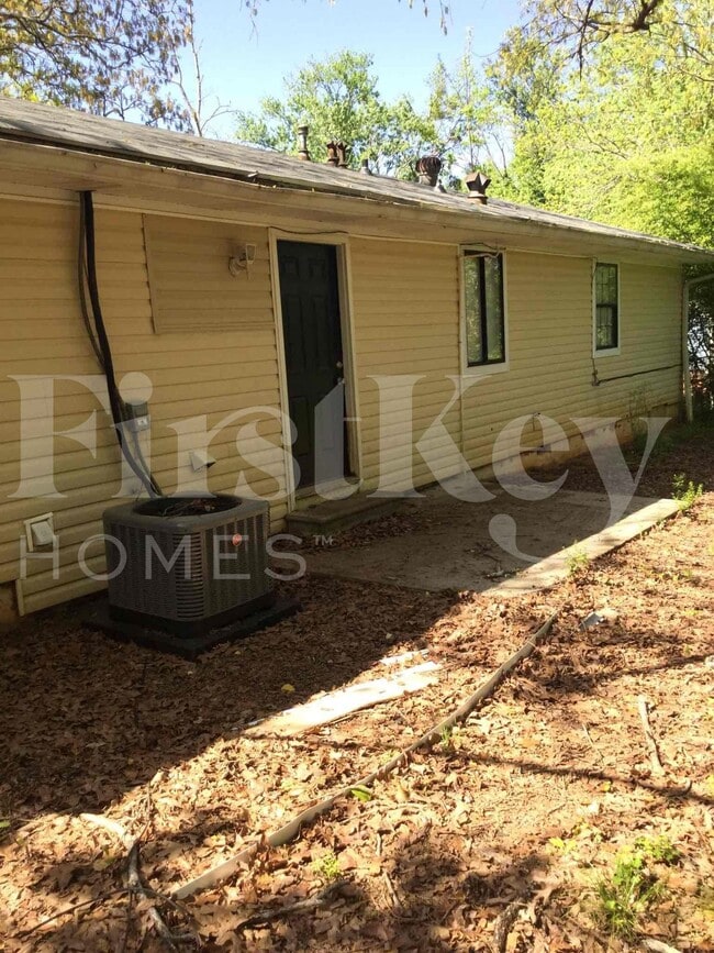 Building Photo - 1630 Liberty Valley