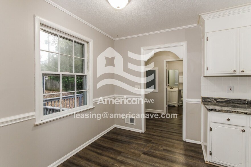 Building Photo - 4527 Robney Dr