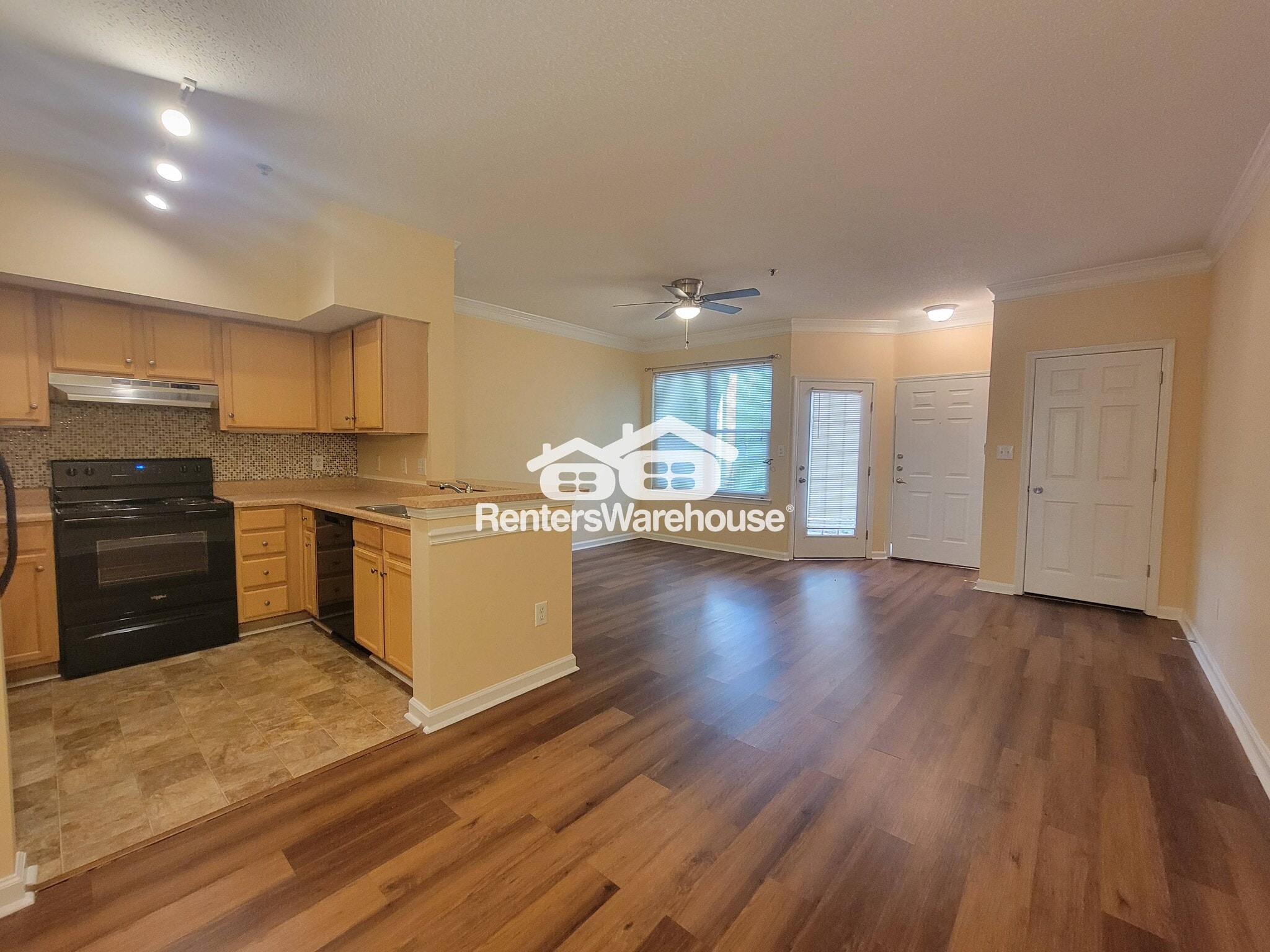 Building Photo - 245 Amal Dr SW