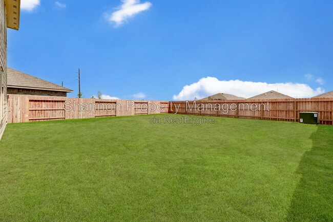 Building Photo - 7418 Clover Chase Dr