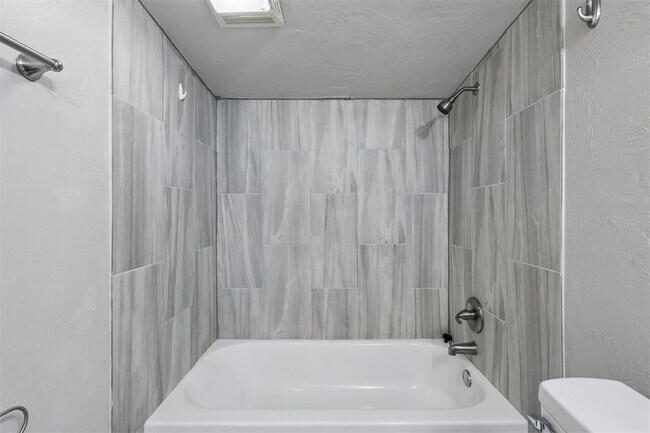 Building Photo - 510 N Marshall Dr