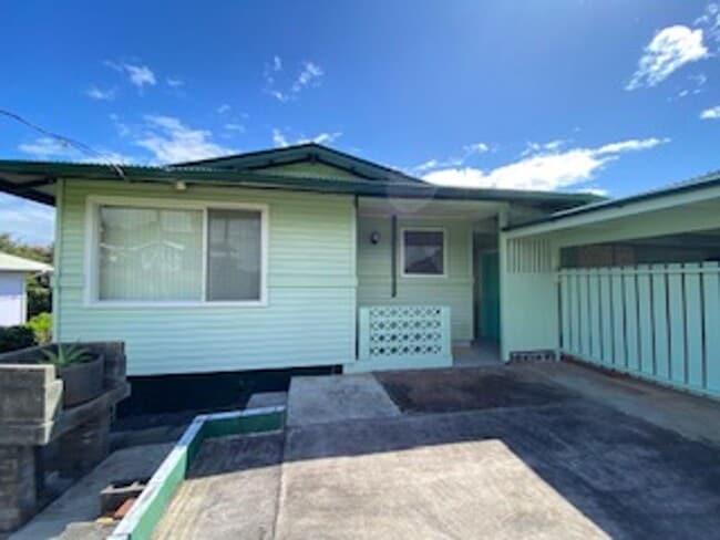 Building Photo - 3 Bedroom, 2 Bath Home for rent in Honokaa