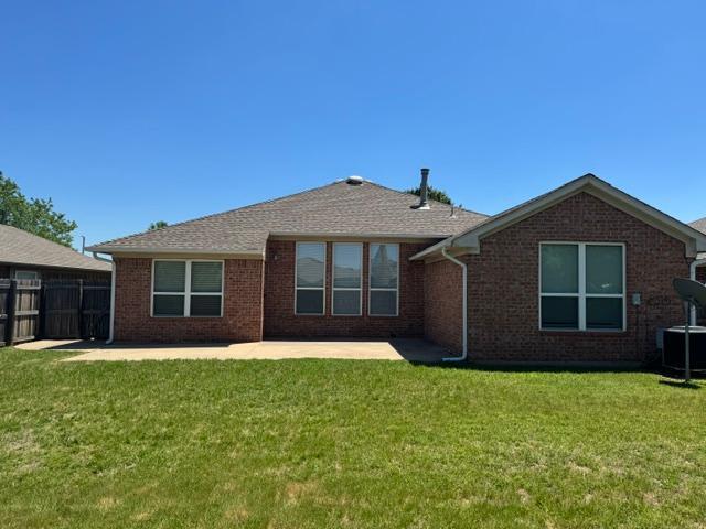 Building Photo - 532 Lone Oak Dr
