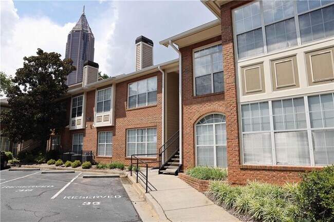 Building Photo - 200 Renaissance Pkwy NE