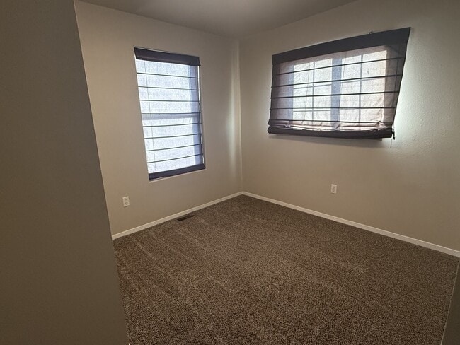 Building Photo - 3390 Canyon Dr