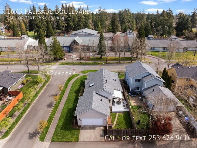 Building Photo - 1673 Palisade Blvd