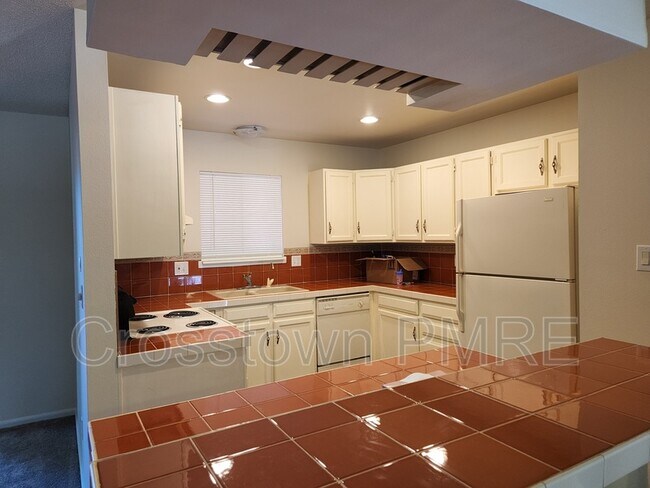 Building Photo - 4325 W 23rd St