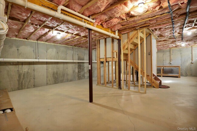 Building Photo - 32 Delamere St