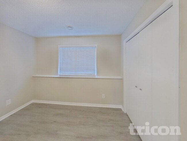 Building Photo - 12015 60th Pl N