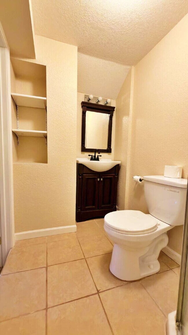 Building Photo - Fantastic 3 Bd 3 Bth + Office in Cherry Creek Schools in Tollgate Crossing!