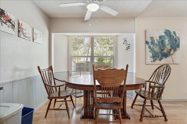 Building Photo - 4611 Cedargrove Dr