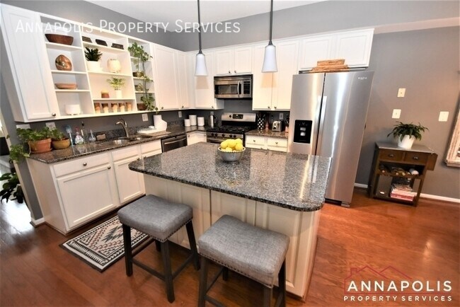 Building Photo - 37 Harbour Heights Dr