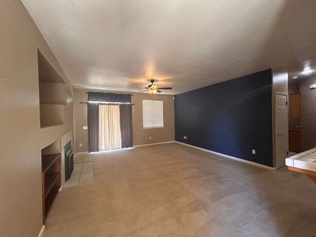 Building Photo - Open and spacious in Lemoore
