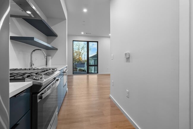 Building Photo - 500 Merritt Ave