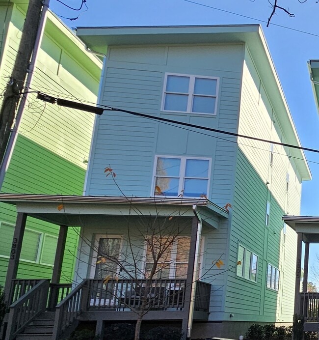 Building Photo - 3803 Lexington Dr