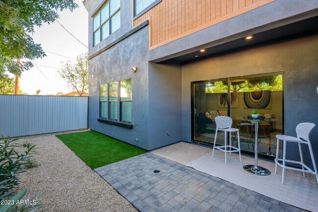 Building Photo - Exclusive Urban Sanctuary—Sophisticated Townhouse in Vibrant Phoenix