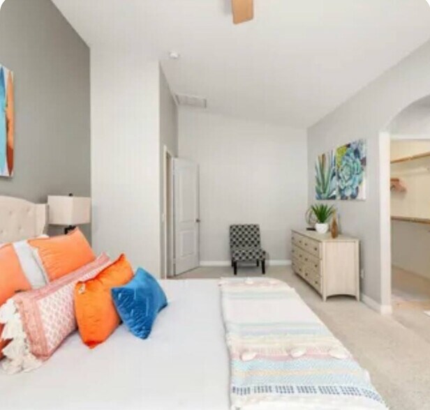 Building Photo - 53220 Avenida Navarro