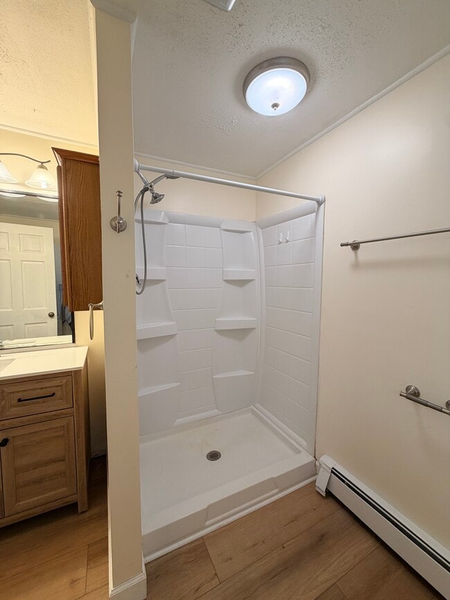 Building Photo - 2450 Foxon Rd