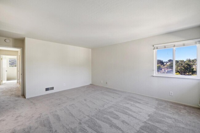 Building Photo - 2016 Fairmont Dr