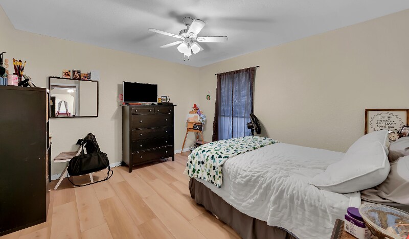 Building Photo - 400 Patricia Dr